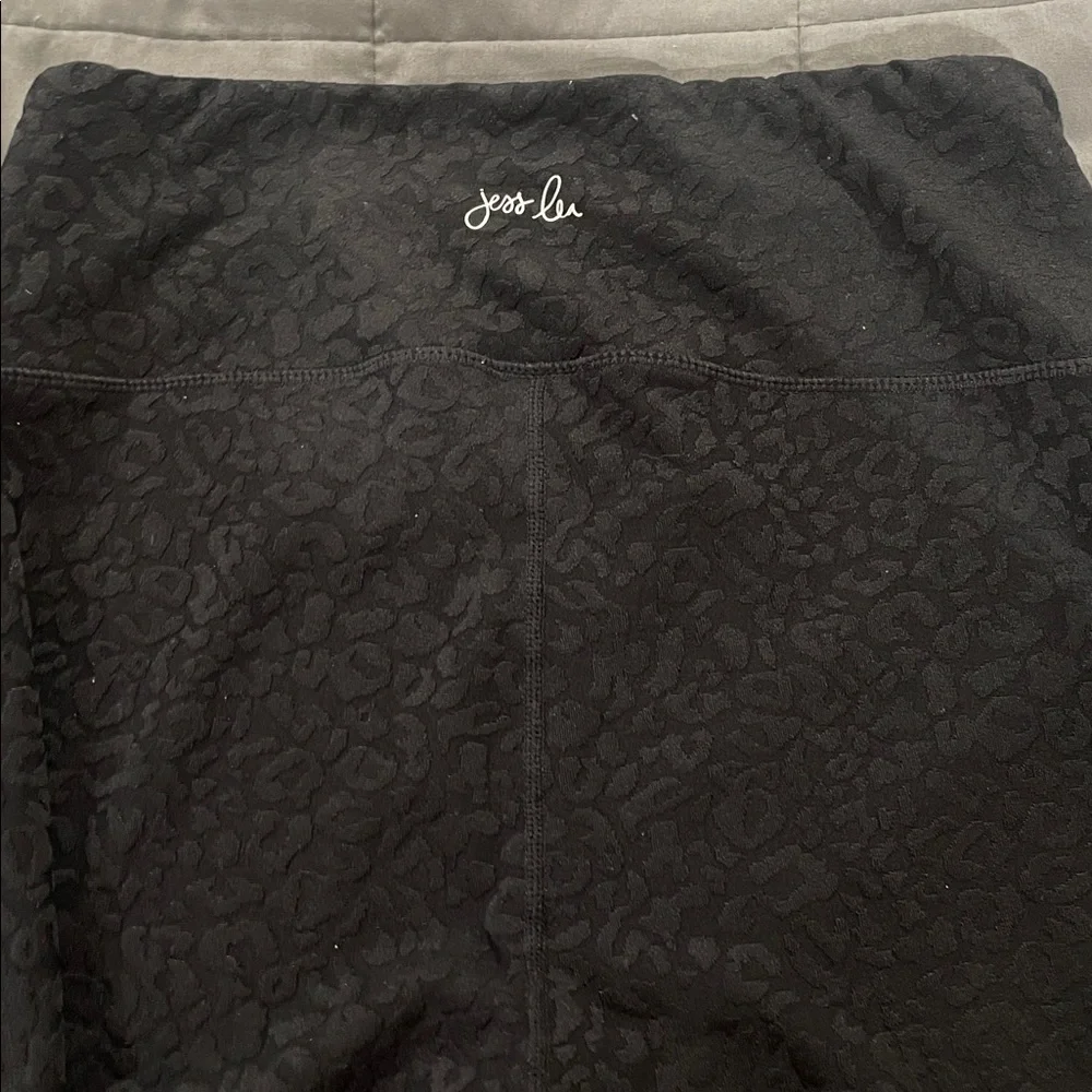 Jess Lea black leopard textured leggings- Size 1XL- Like new! - Picture 6 of 7